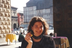 Kat Guidi (Meyer) Pza Maggiore March 1997 001